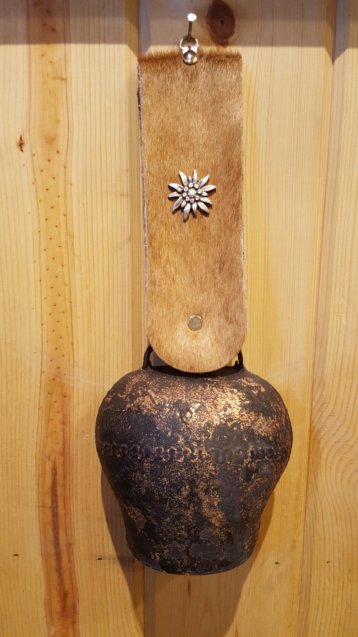 Rustic Cowbell Swiss Cowbell: Rustic – Alpen Schatz