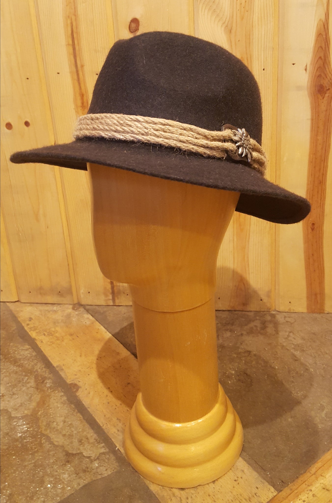 Vintage Bavarian Felt Fedora Hat Scarlet Cord Chiemsee Pick Edelweiss Pins 02f0dc72-a48b-4103-9b78-  main image 2
