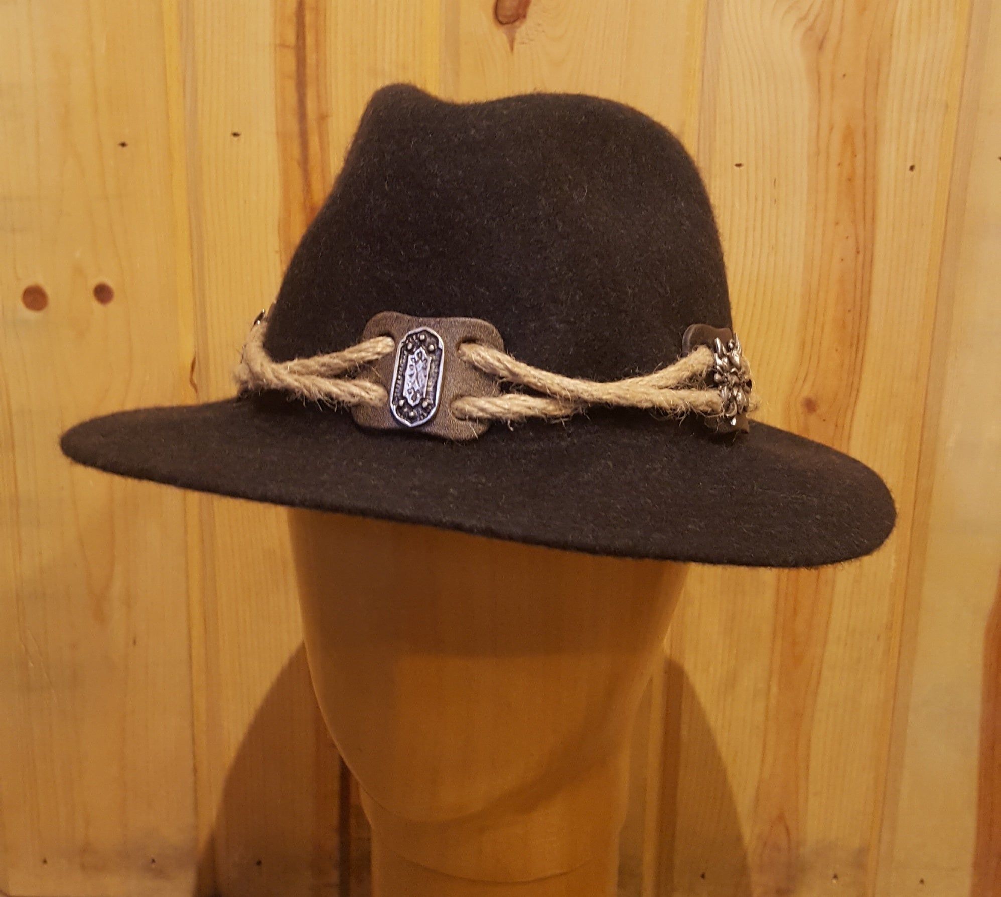 Old English Hunting Hat Faire: Online Wholesale Marketplace For - Main Image