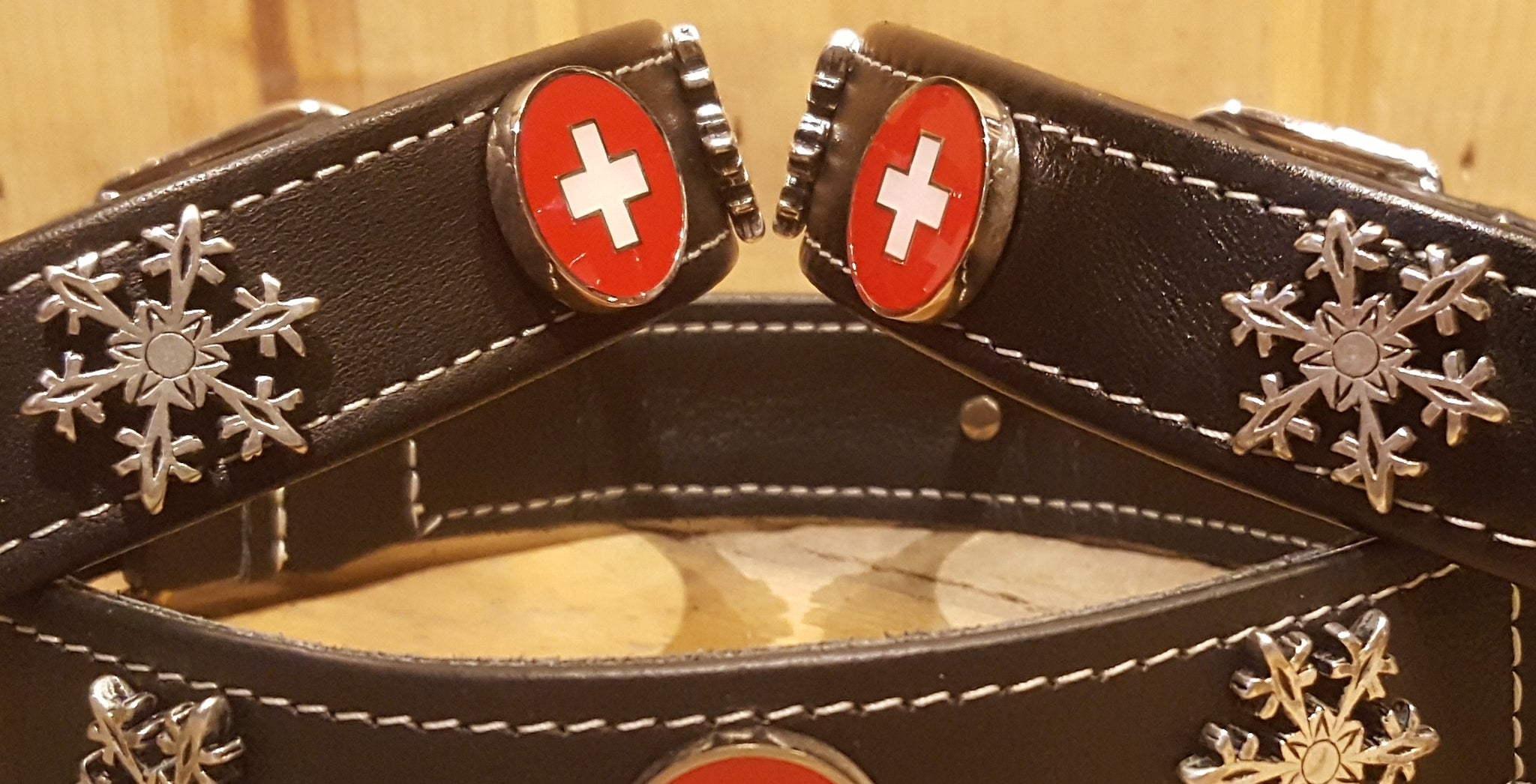 Heidi Snowflake Swiss Cross Dog Collar – Alpen Schatz